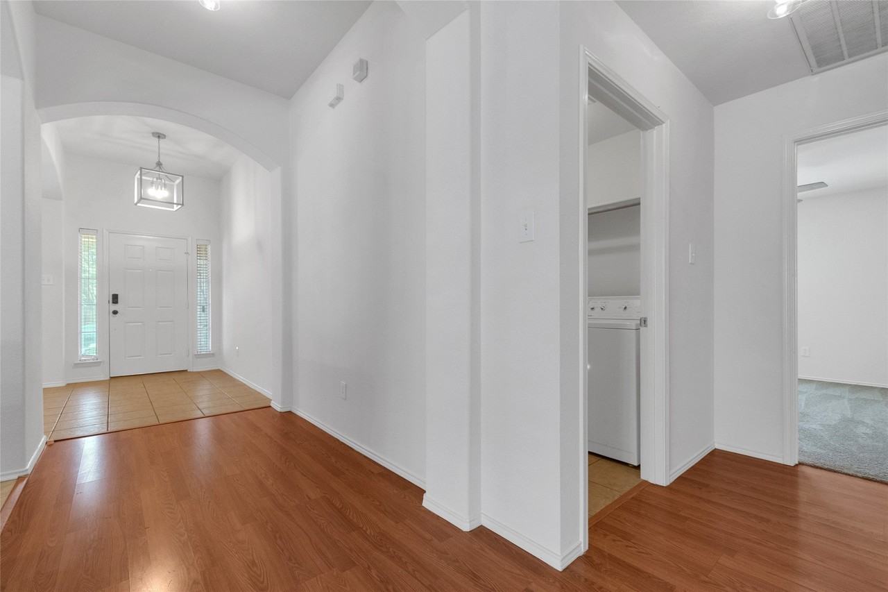 715 W Milton Dr - Photo 6 of 25