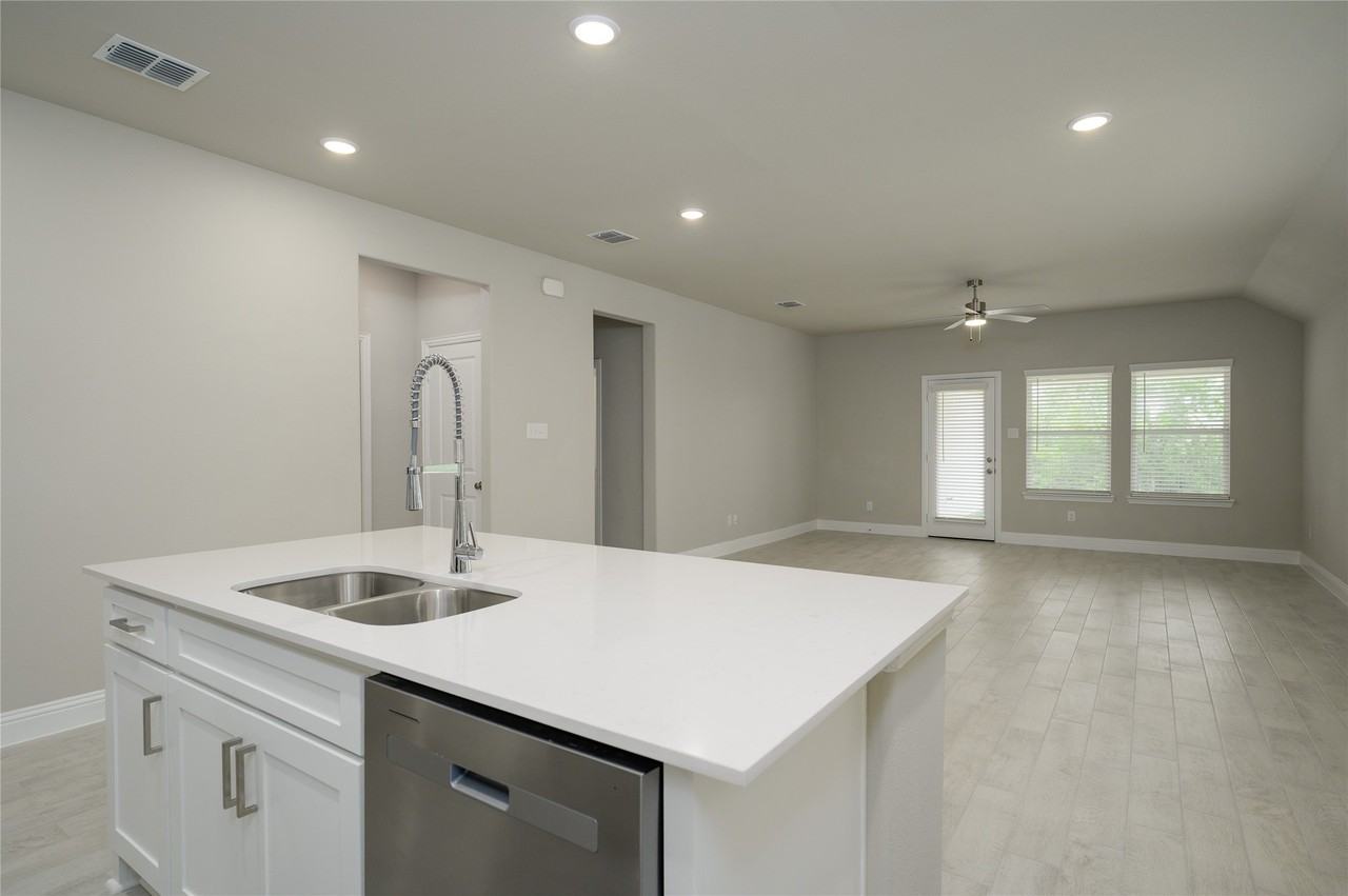 3108 Ferrero Ln - Photo 6 of 15