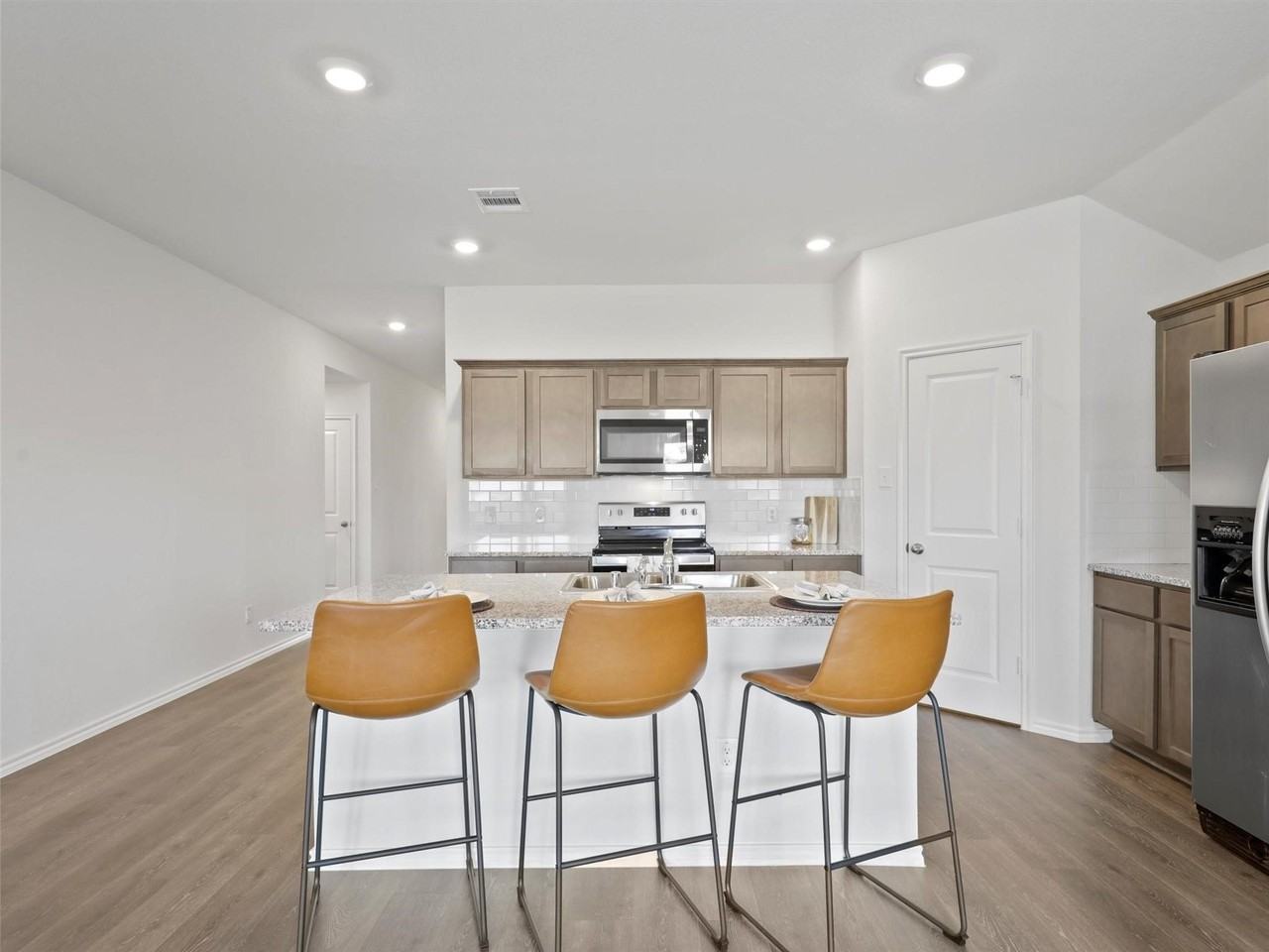 6113 Bracken Dr - Photo 6 of 25