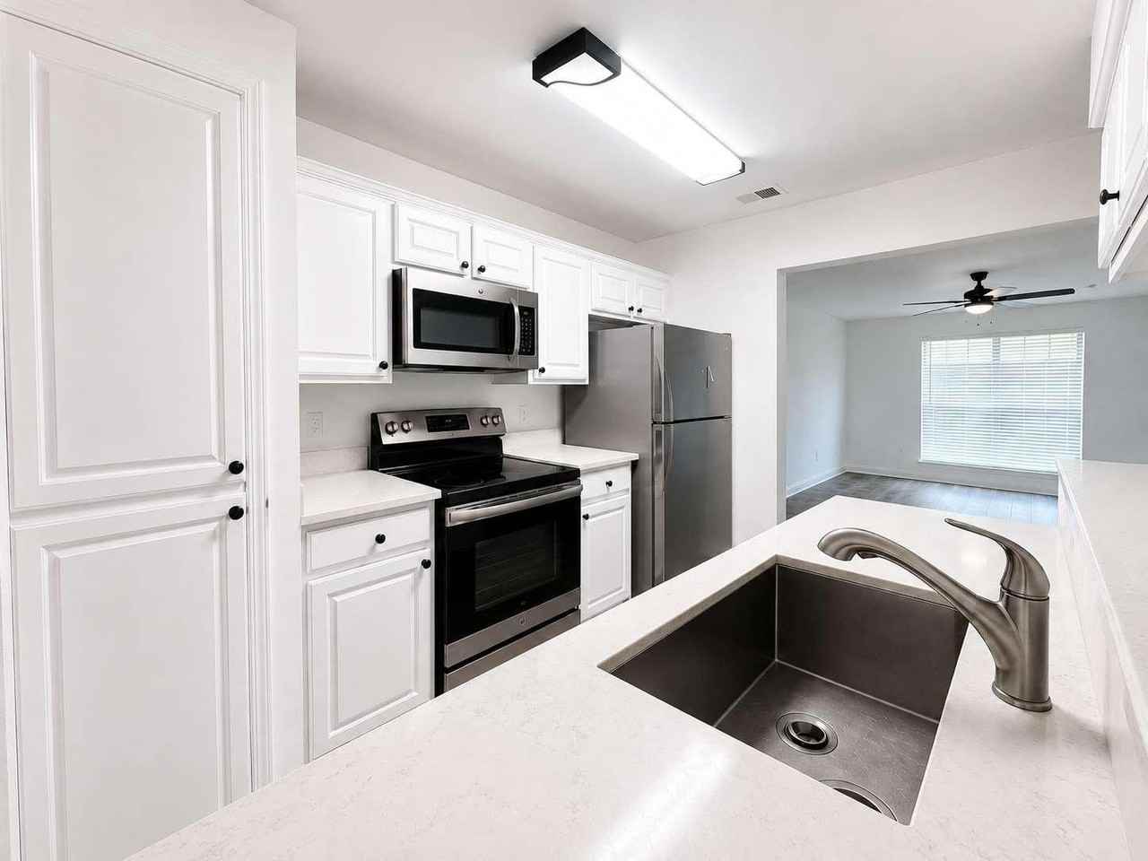 305 N Arizona Dr #307 - Photo 2 of 8