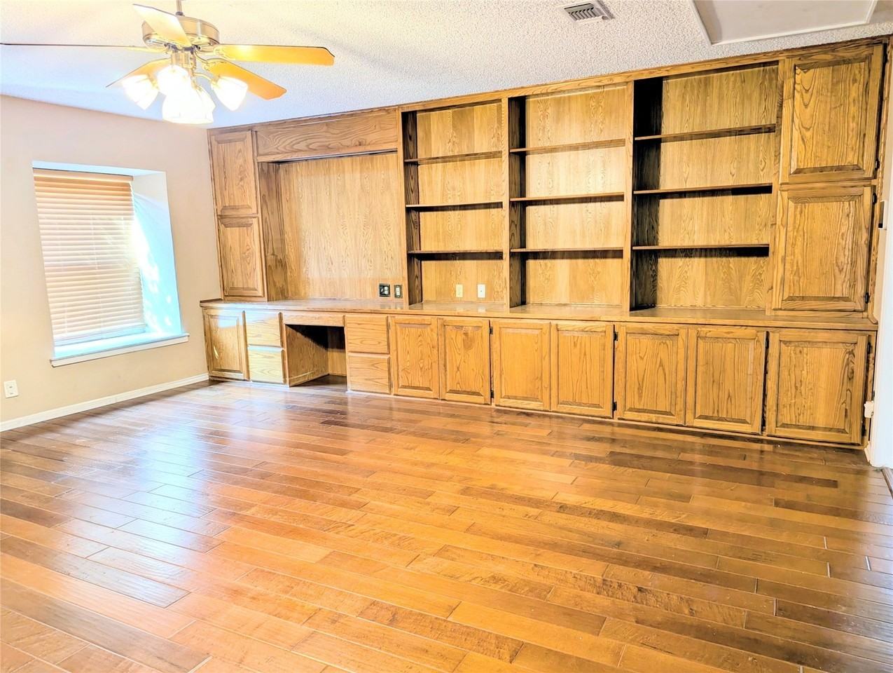 2100 N Rough Creek Ct - Photo 5 of 29