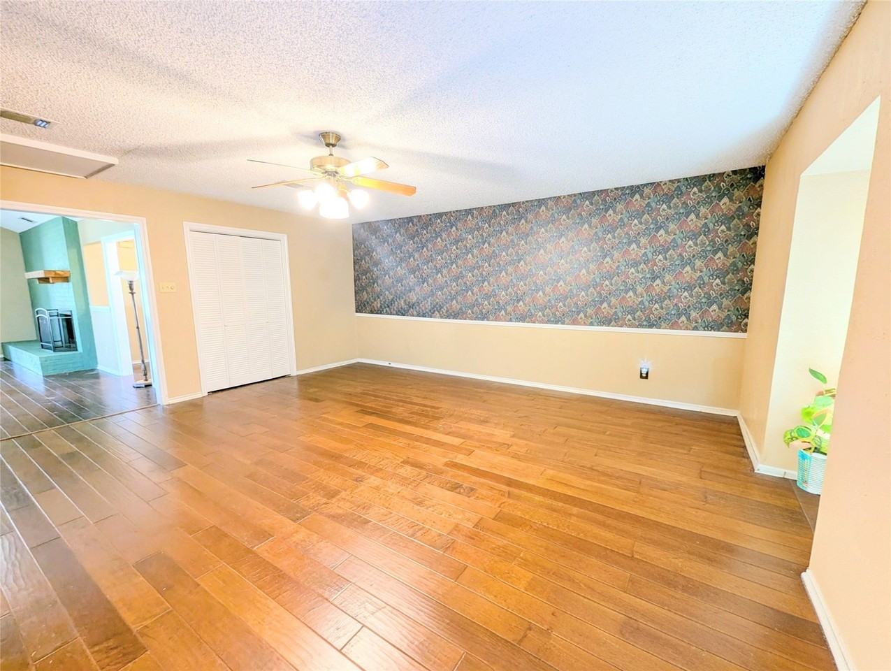 2100 N Rough Creek Ct - Photo 7 of 29