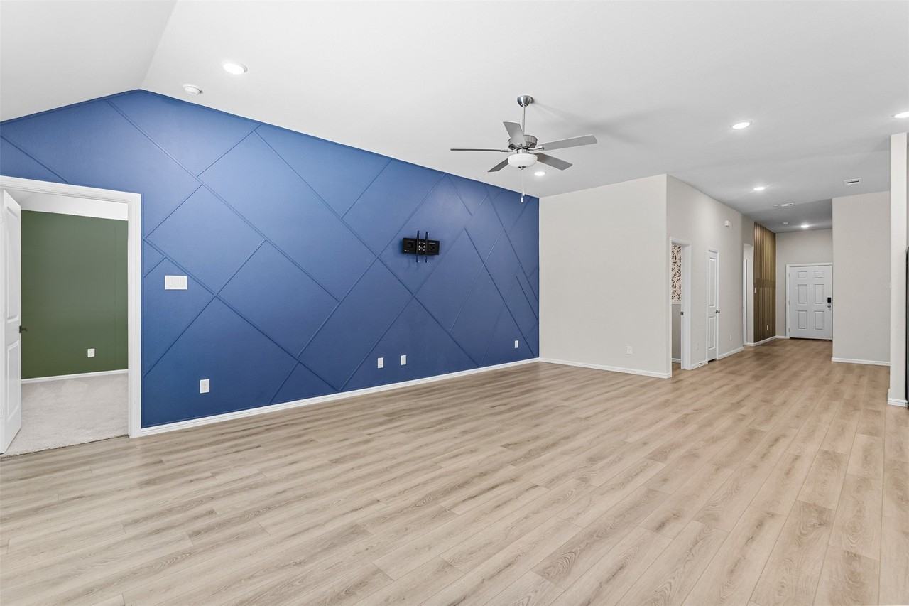 1137 Chandler Dr - Photo 6 of 30