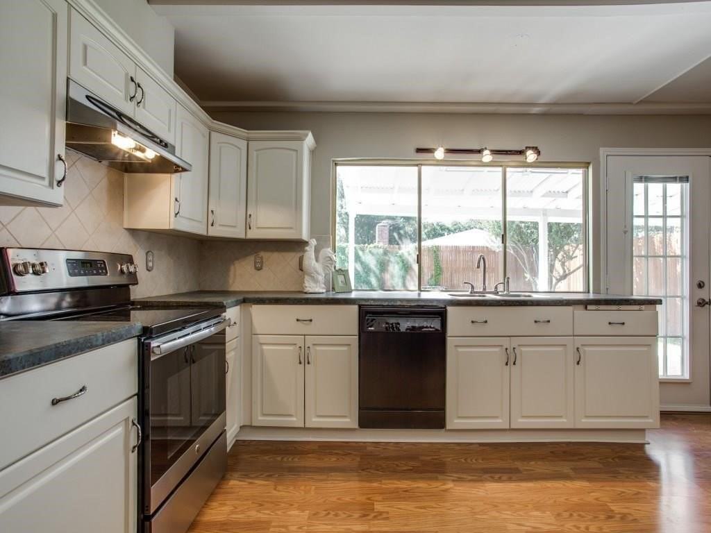 1416 Waterton Dr - Photo 5 of 16