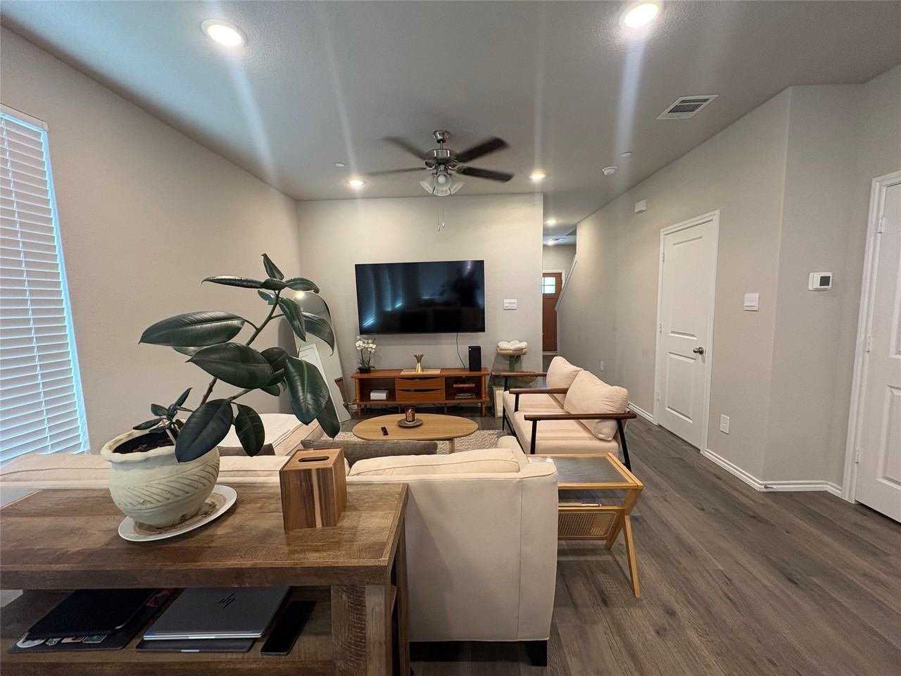 3222 Hampton Dr - Photo 5 of 14