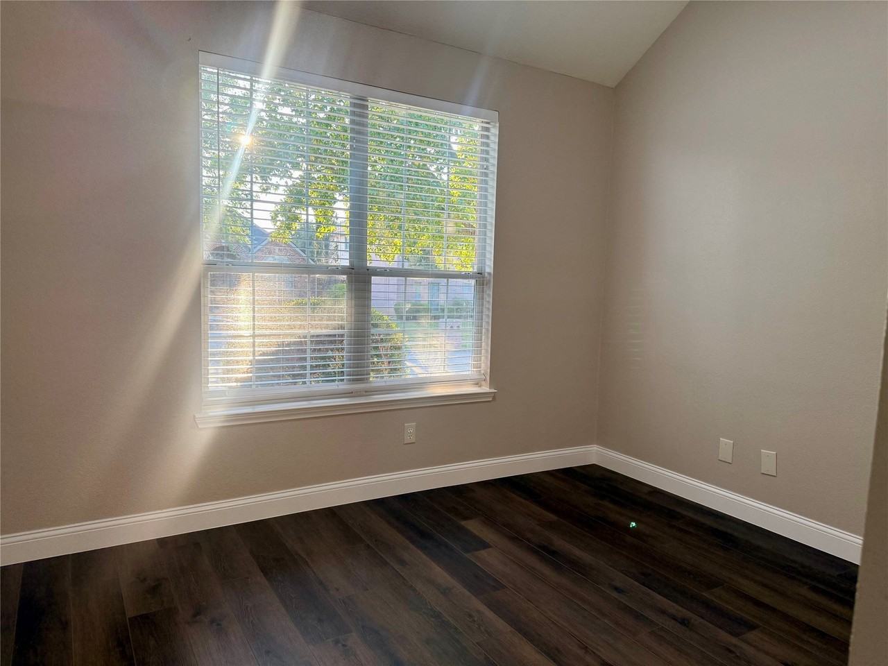 2113 Fountain Dr - Photo 6 of 18