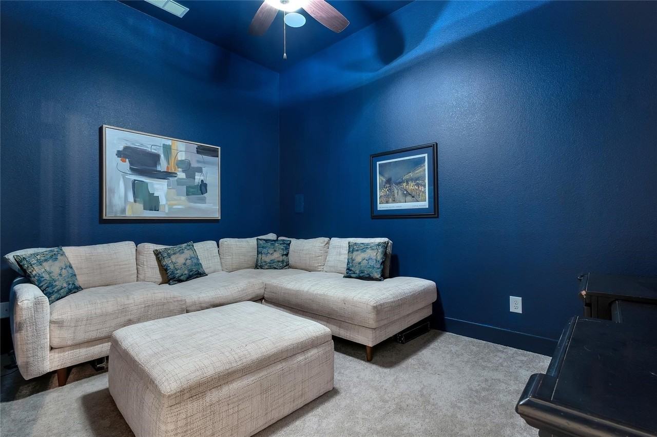 610 Lavender Dr - Photo 4 of 39