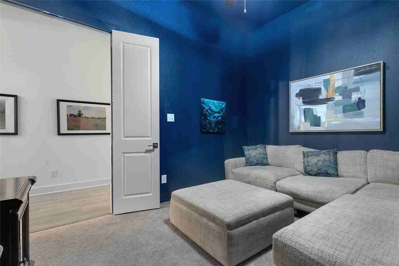 610 Lavender Dr - Photo 5 of 39