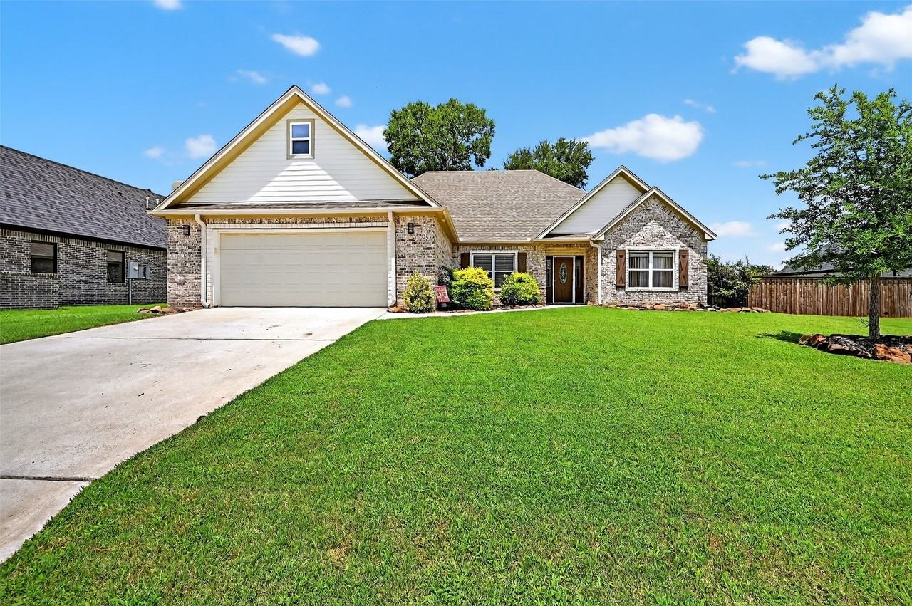 38 Lone Oak Blvd - Photo 2 of 22