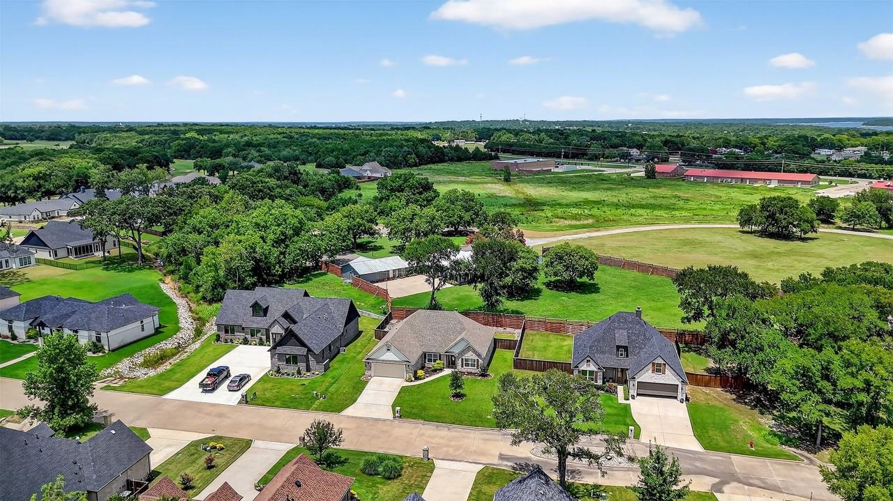 38 Lone Oak Blvd - Photo 4 of 22