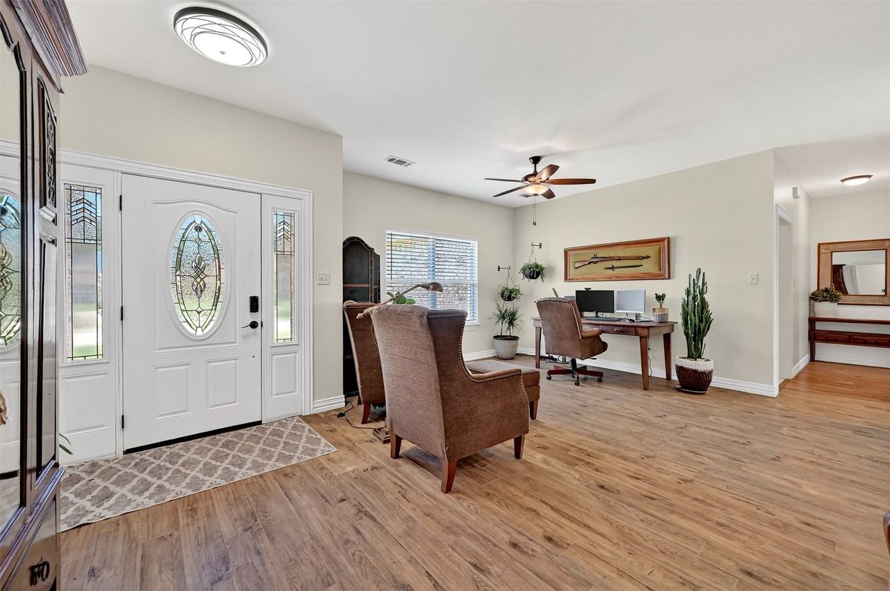 38 Lone Oak Blvd - Photo 5 of 22