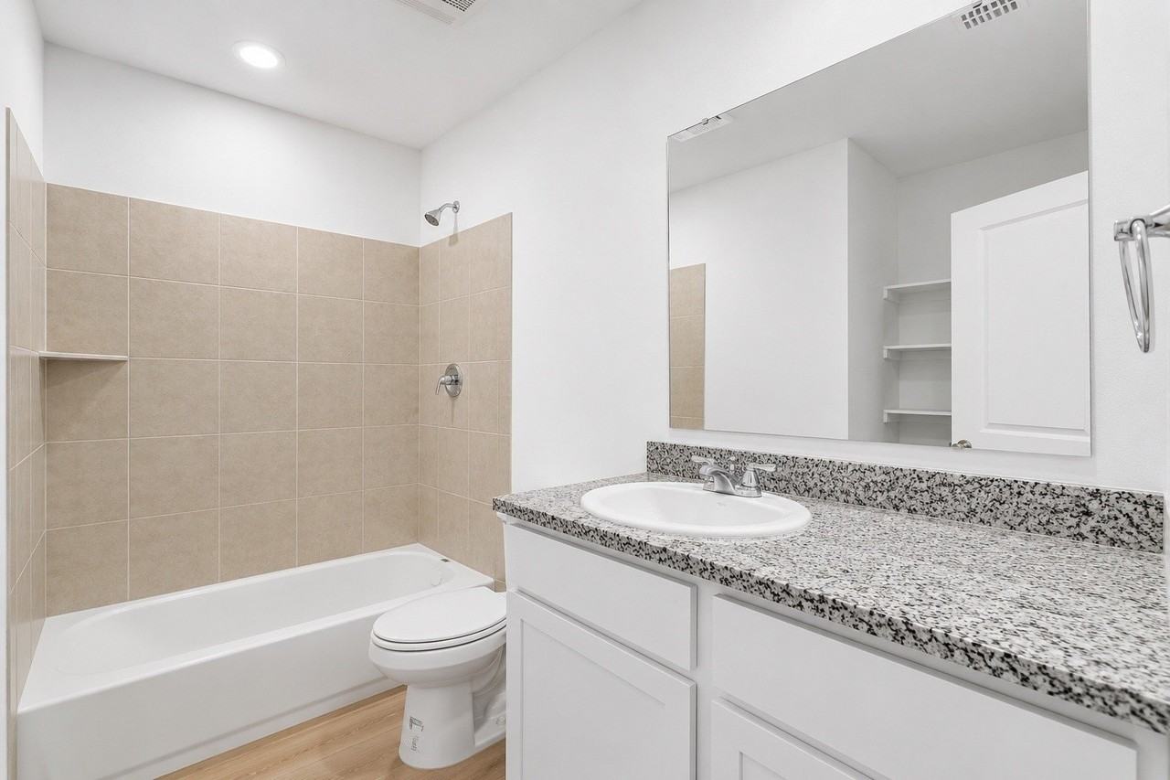 115 Sesame Ln - Photo 3 of 5