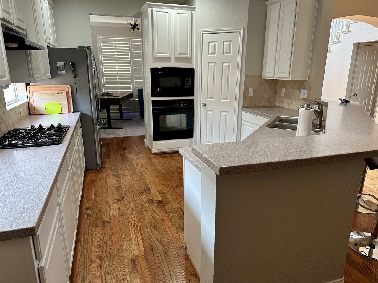 2050 Garden Crest Dr - Photo 2 of 20