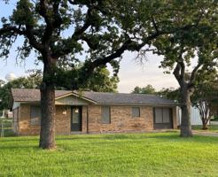 featured image of 206 E 3rd St