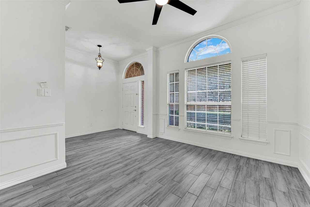 1010 Westwood Ct - Photo 6 of 39