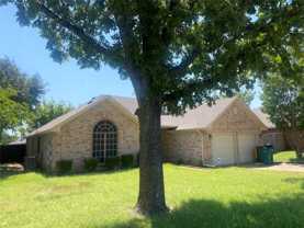 825 Springfield Dr - Photo 1 of 1