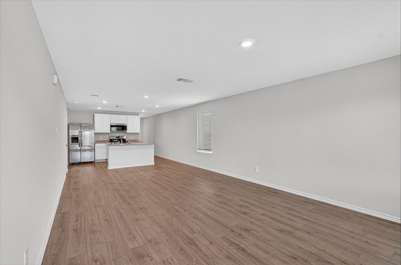 1818 Potomac Ln - Photo 2 of 25