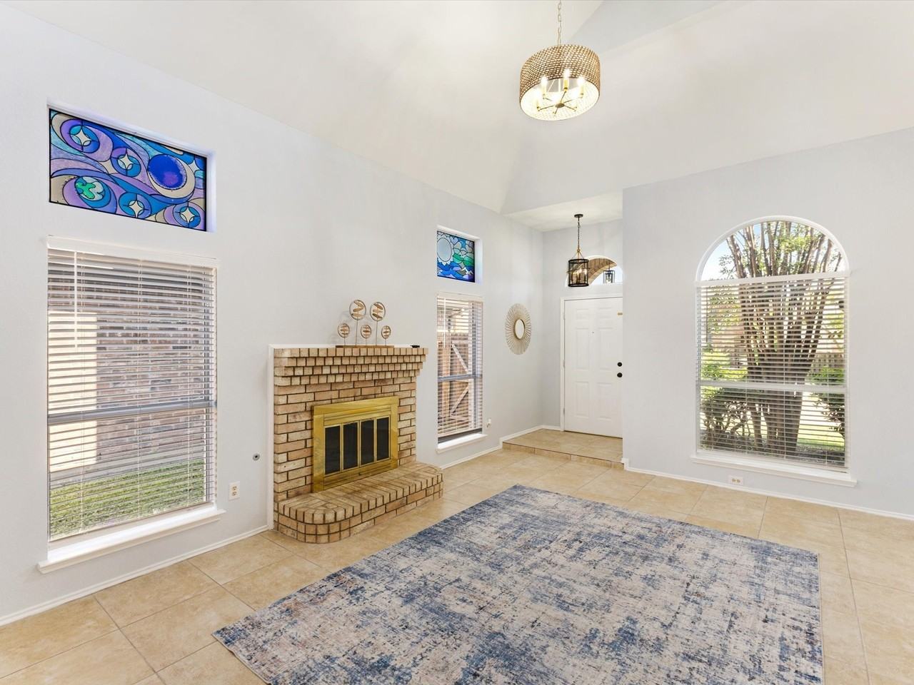 2409 Baretta Dr - Photo 4 of 29