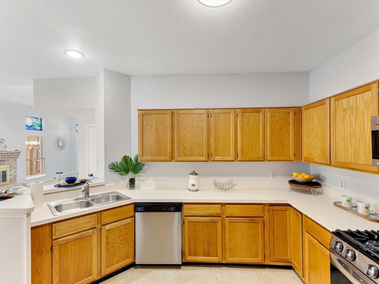 2409 Baretta Dr - Photo 5 of 29