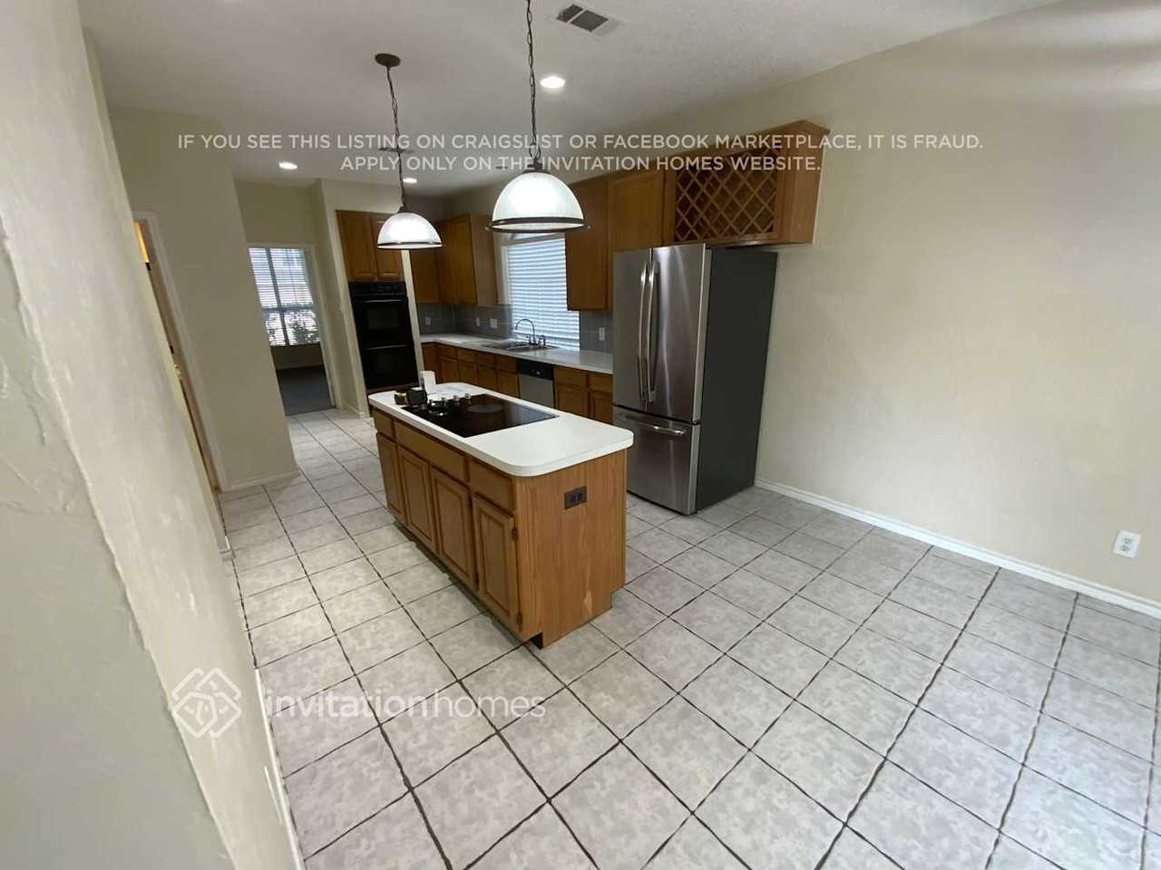 6120 Pinwood Cir - Photo 7 of 21