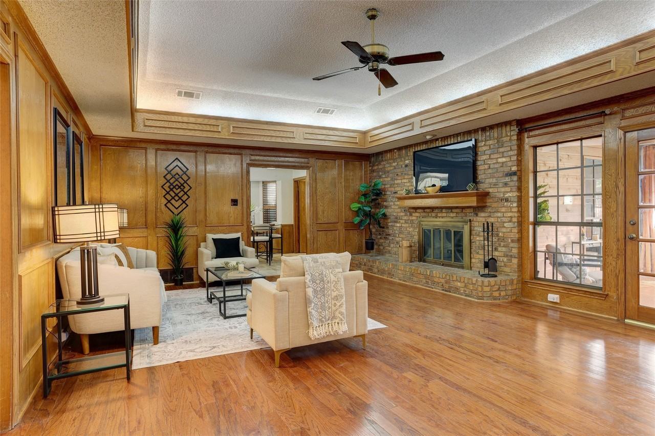 2918 Apple Valley Dr - Photo 2 of 24