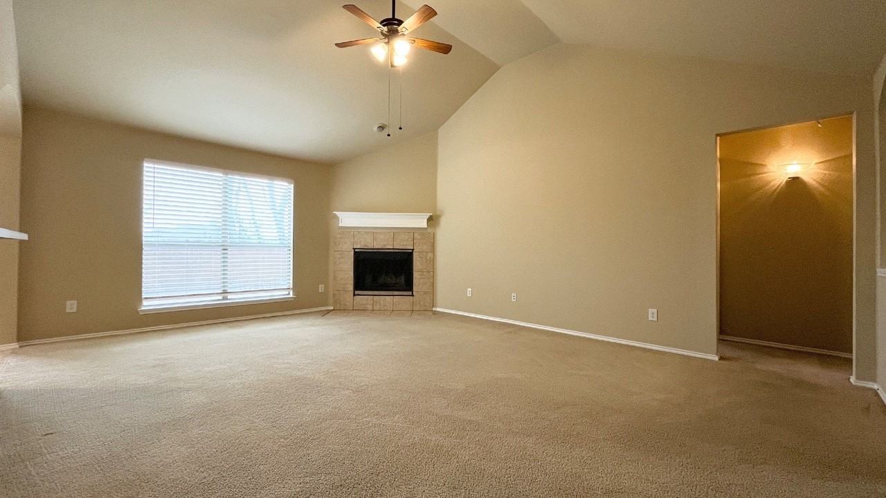 233 Niagara Falls Dr - Photo 6 of 28