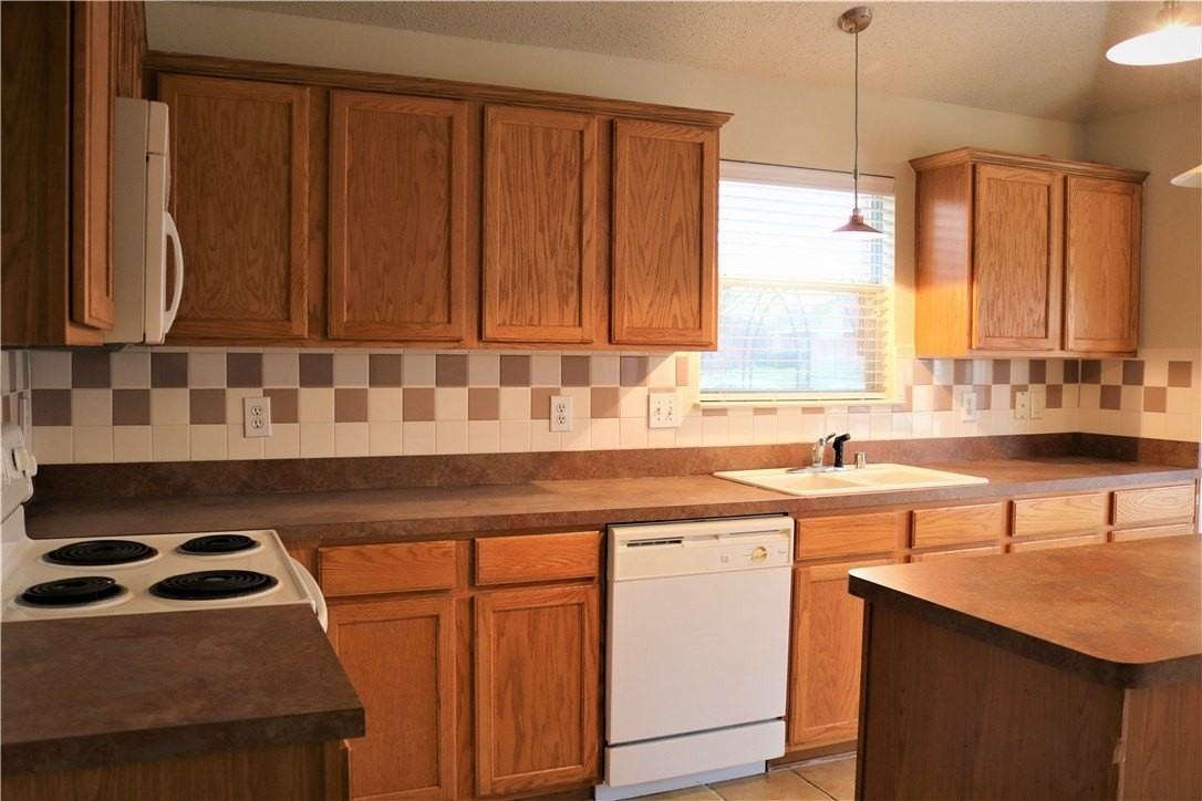 5600 Vineyard Ln - Photo 3 of 8