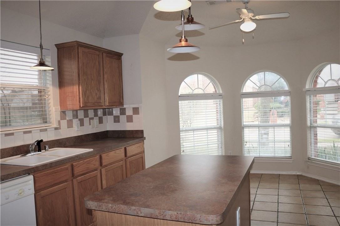 5600 Vineyard Ln - Photo 4 of 8