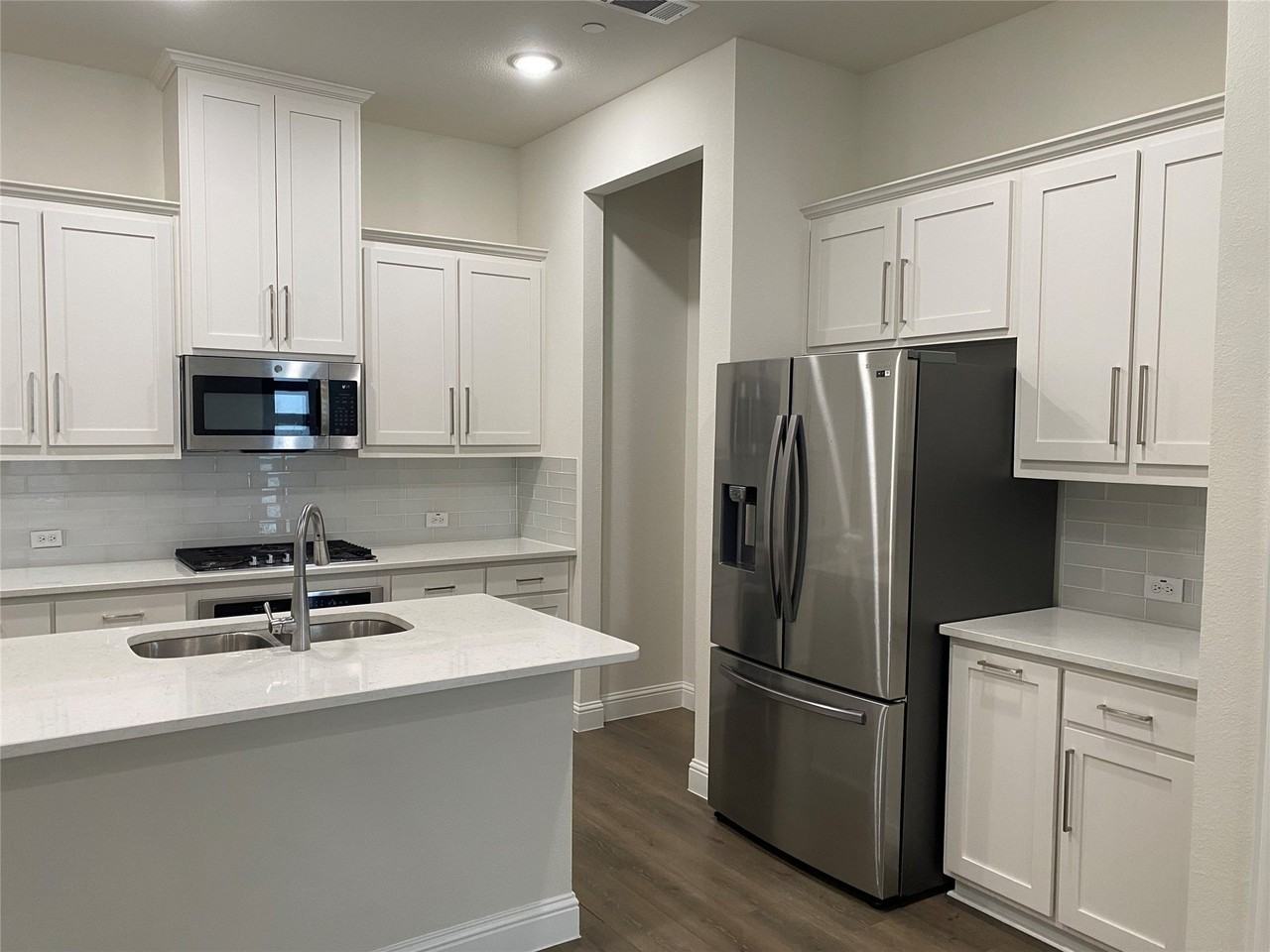 1919 Diyaa Ct - Photo 6 of 37