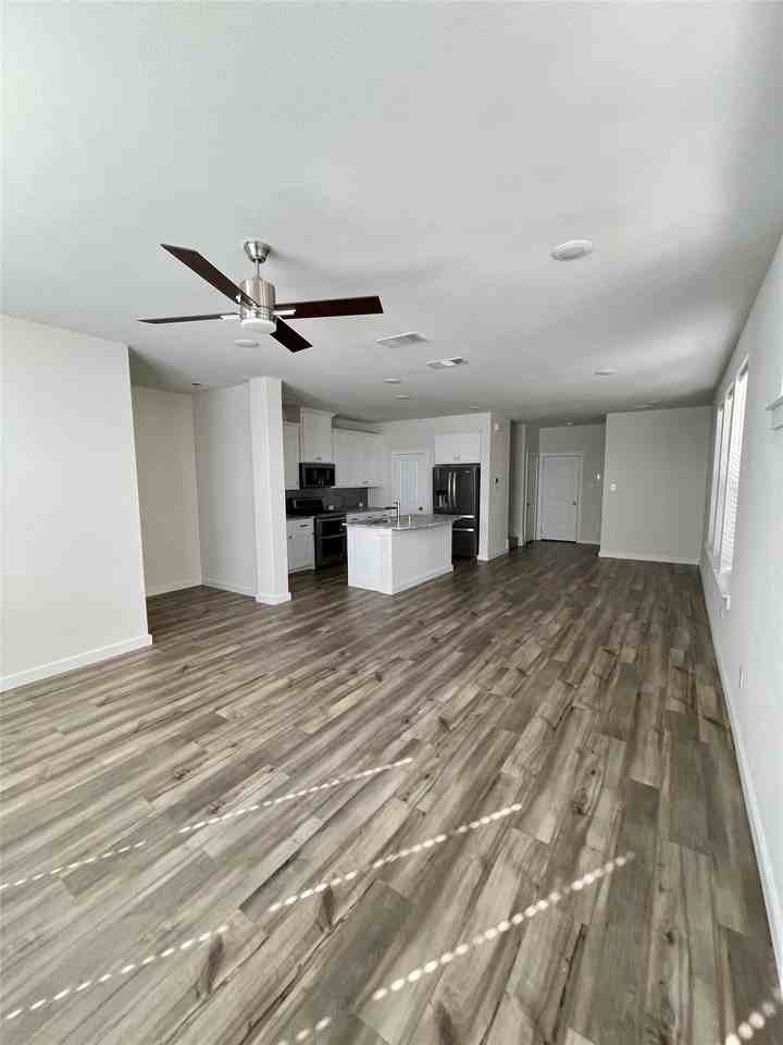 320 Spring Hill Rd - Photo 2 of 23