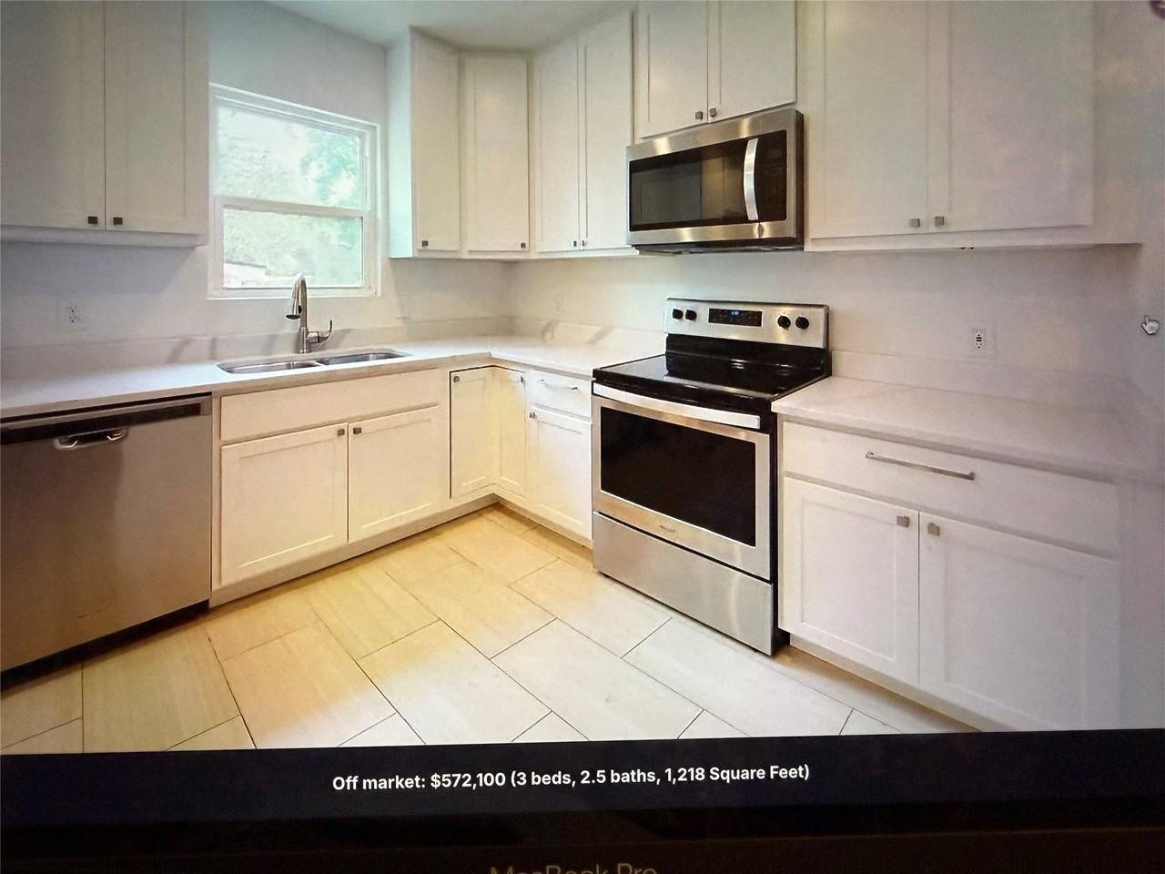 8732 Glencrest Ln - Photo 2 of 10
