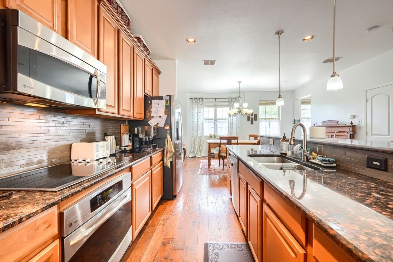 3885 Asbury Ln - Photo 6 of 16