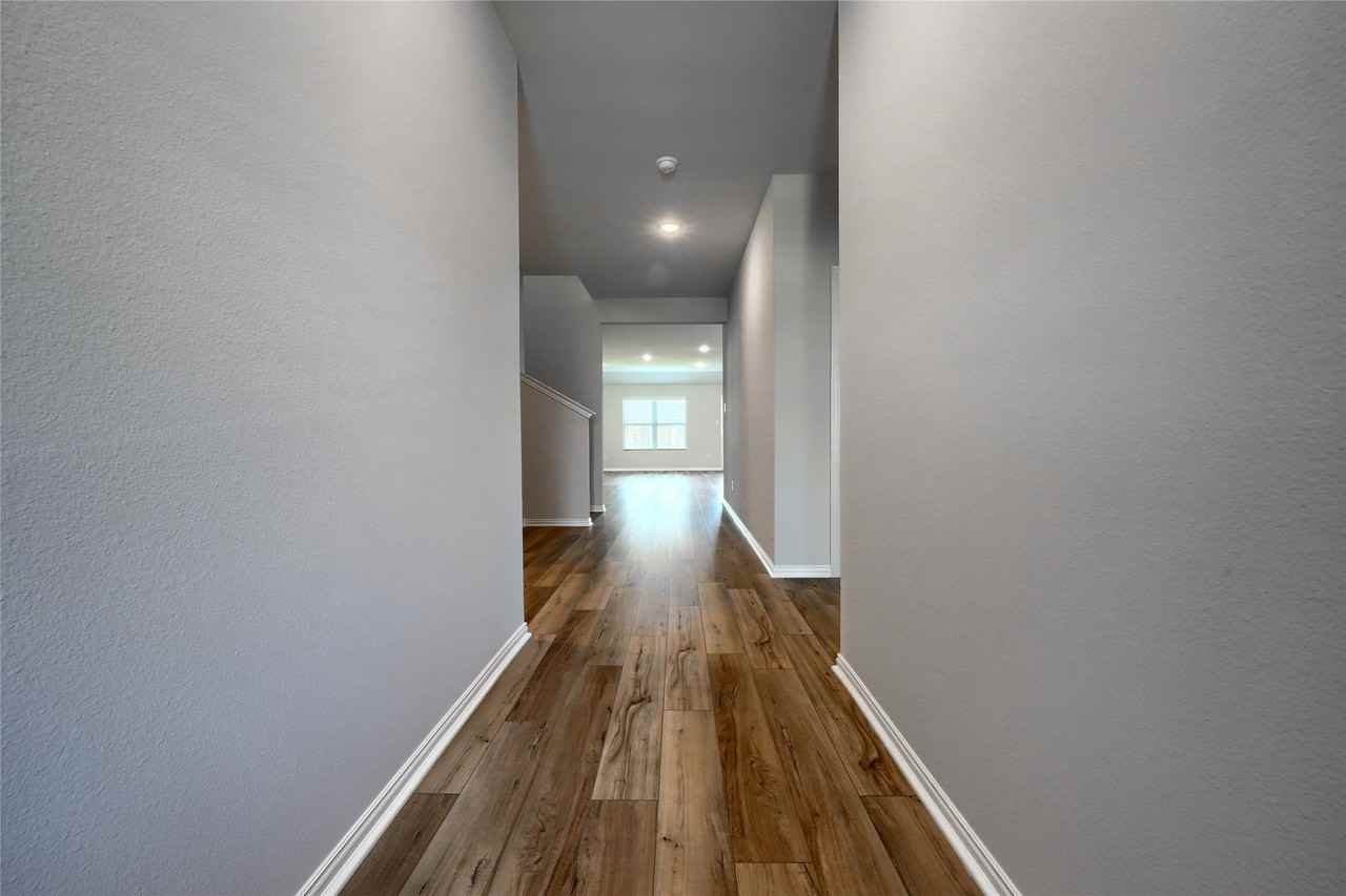 513 Brook View Dr - Photo 3 of 30
