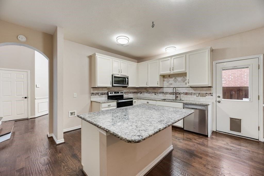 317 Gershwin Way - Photo 5 of 15