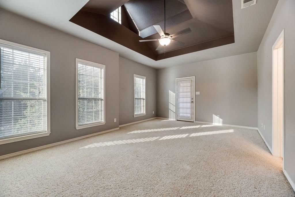 317 Gershwin Way - Photo 6 of 15