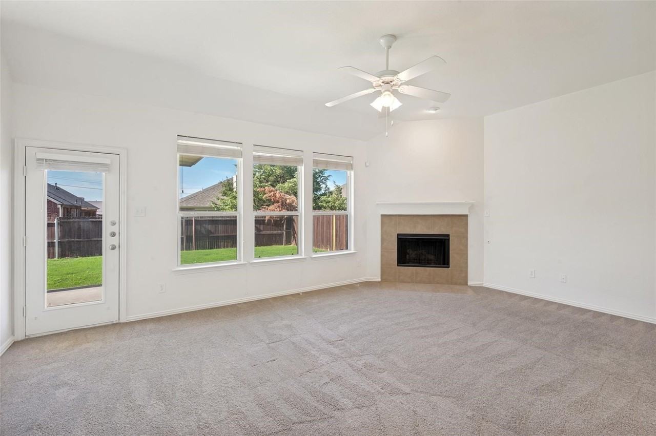 2856 Evening Mist Dr - Photo 4 of 21