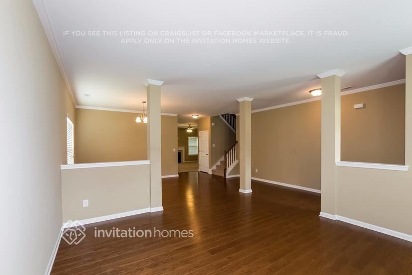 8023 Grove Hall Ave - Photo 5 of 29