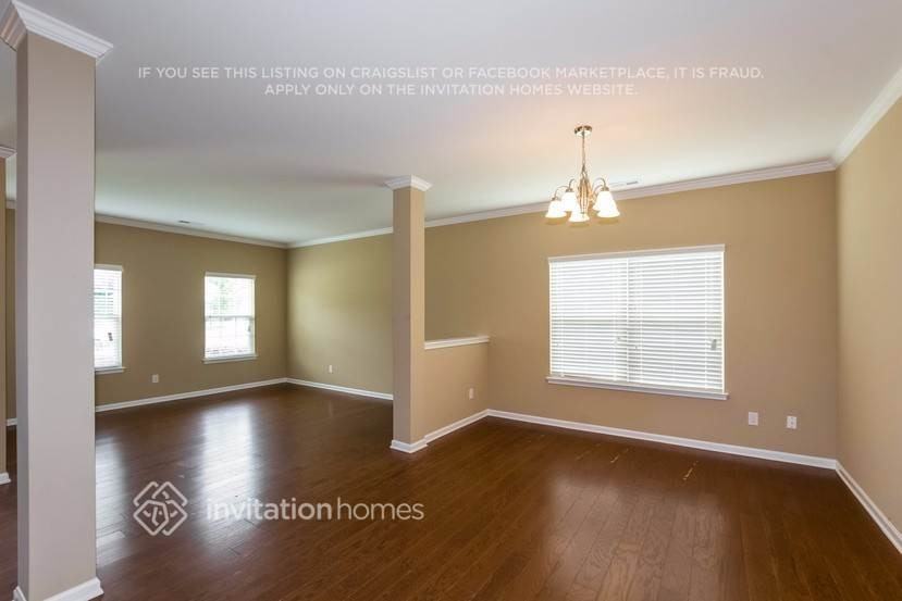 8023 Grove Hall Ave - Photo 7 of 29