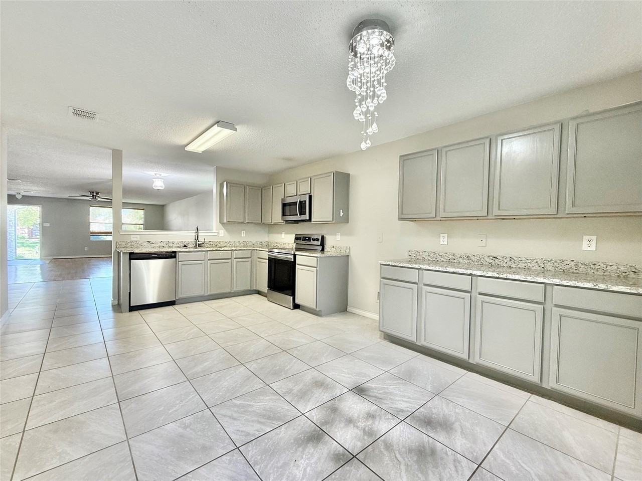 1620 Flagstone Ln