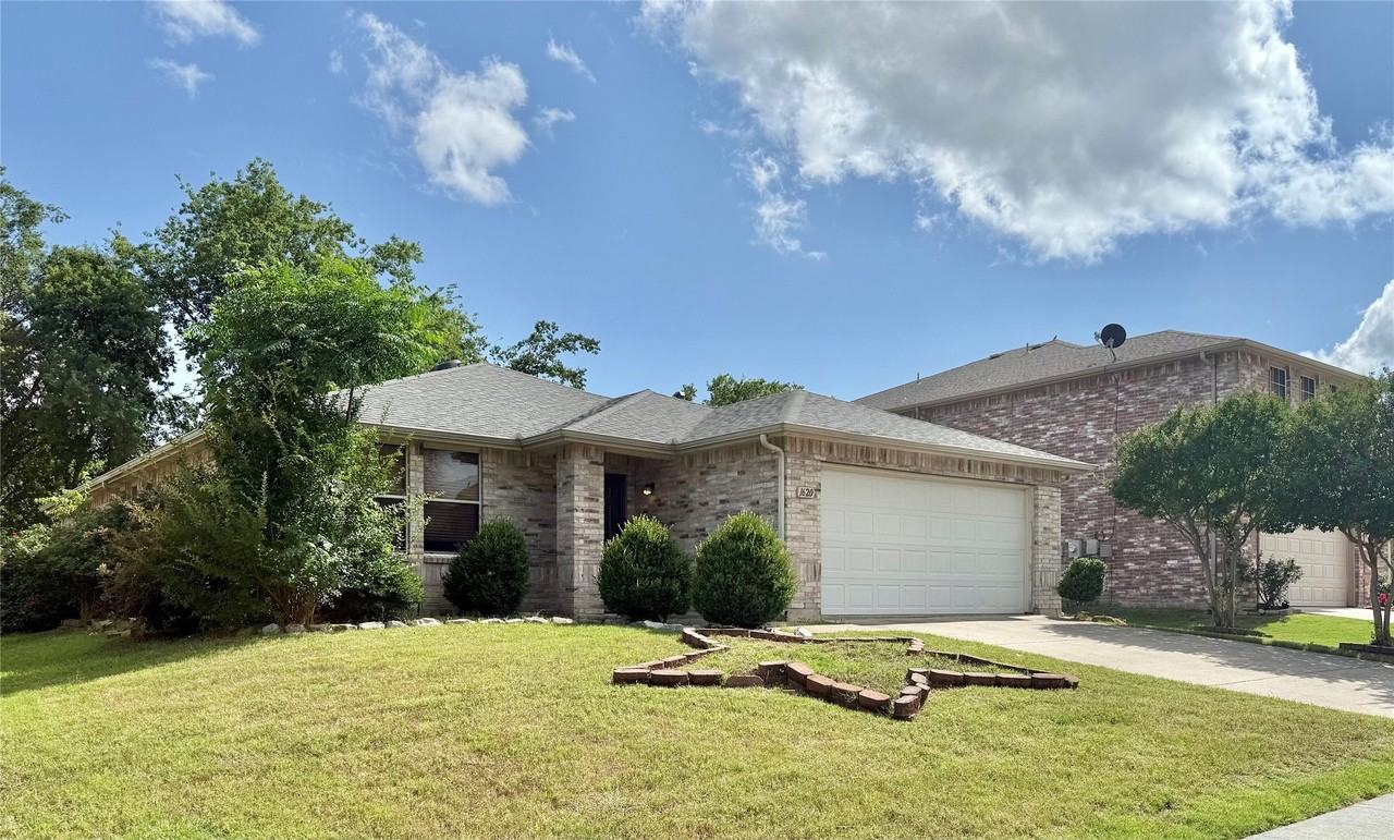 1620 Flagstone Ln - Photo 3 of 27