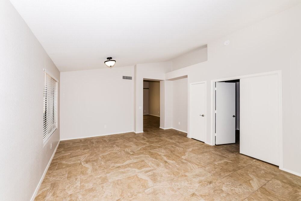 13661 N 79th Ln - Photo 5 of 16