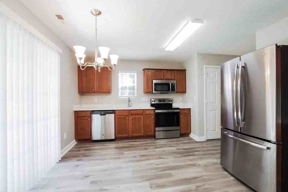 11109 Nolet Ct - Photo 6 of 16