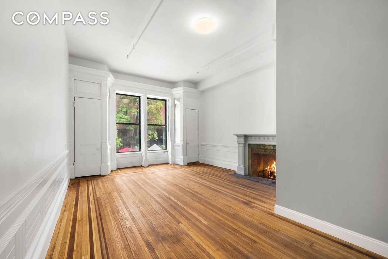 151 W 126th St