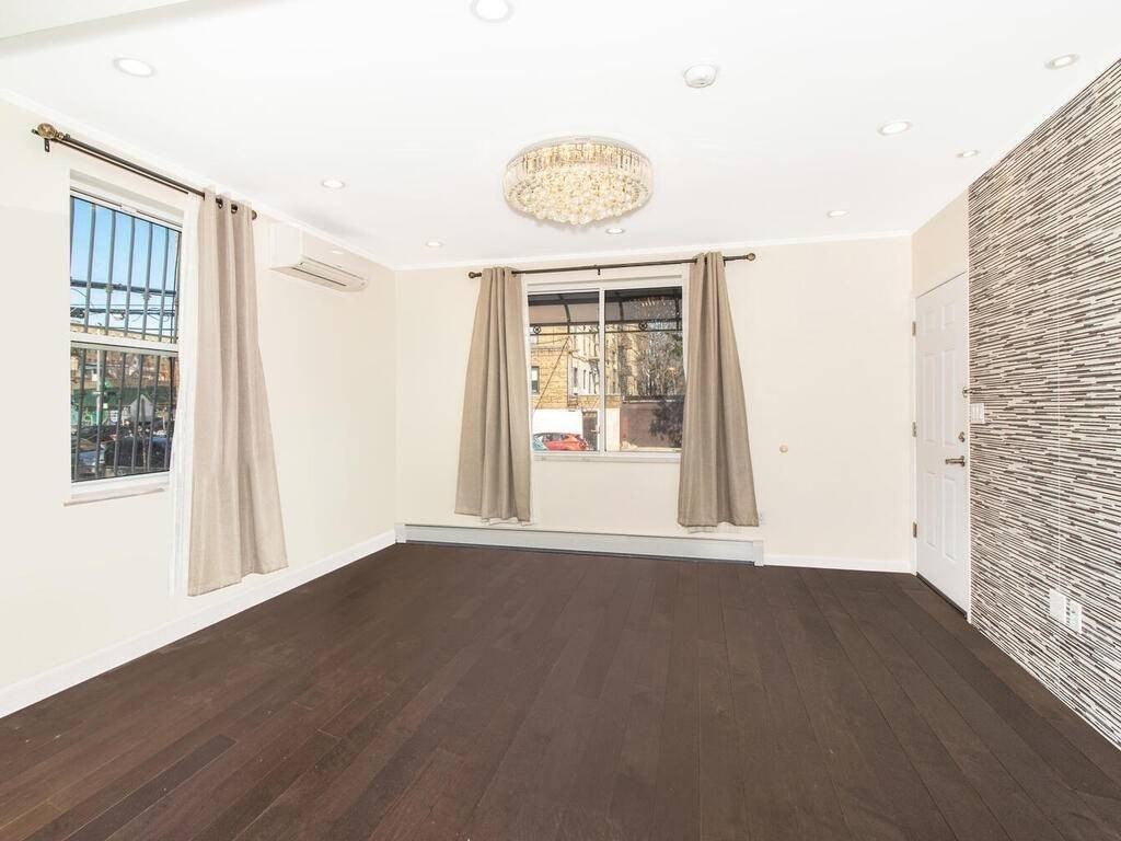 1141 Pugsley Ave #1 - Photo 5 of 12