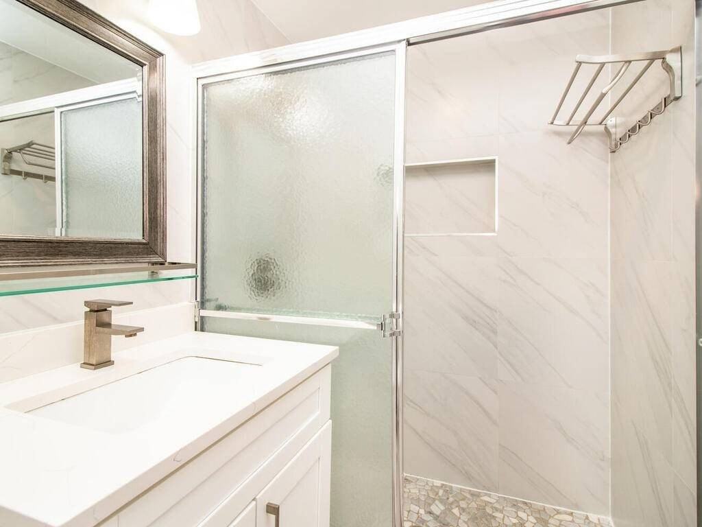 1141 Pugsley Ave #1 - Photo 6 of 12