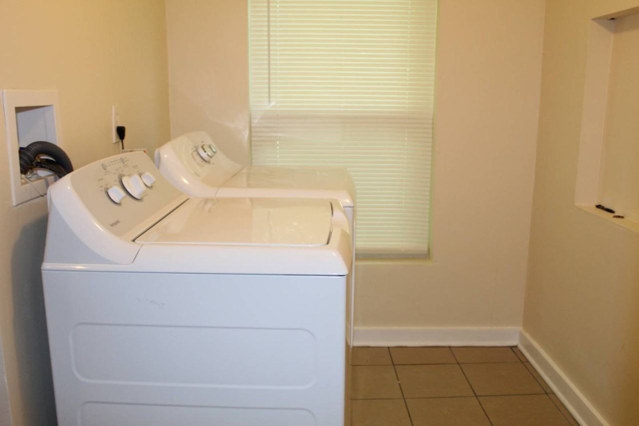 636 Joliet St #3 - Photo 6 of 7