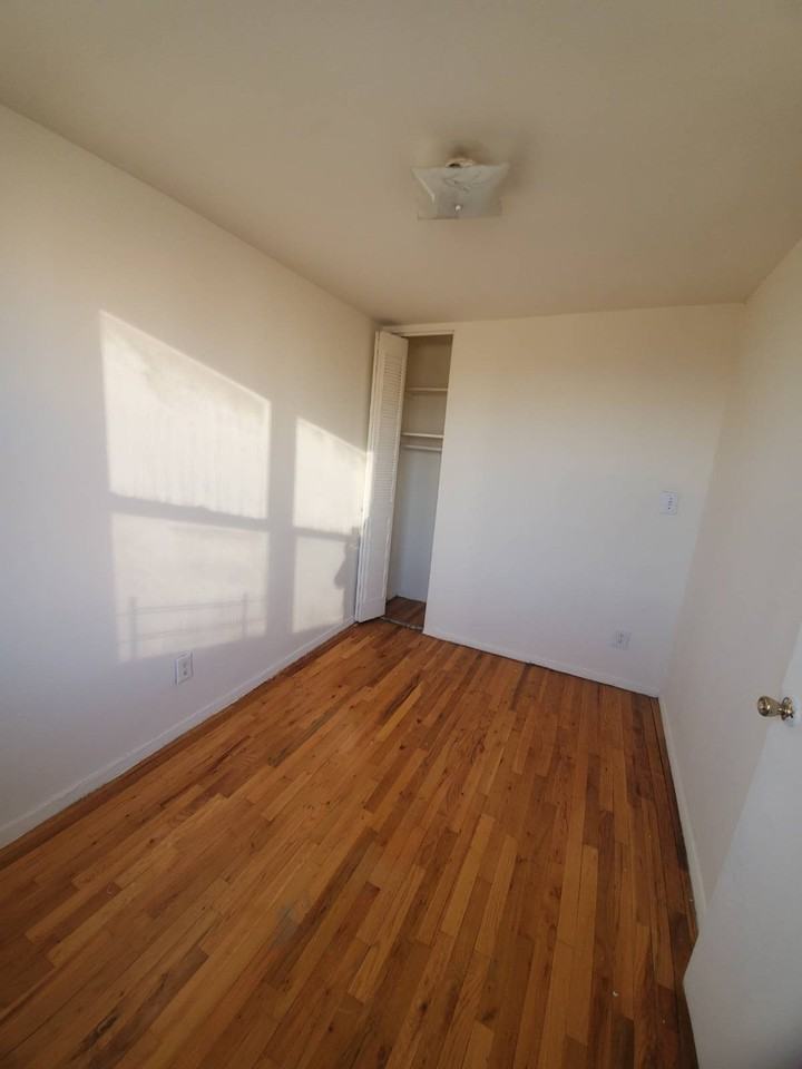 9411 60th Ave - Photo 5 of 9
