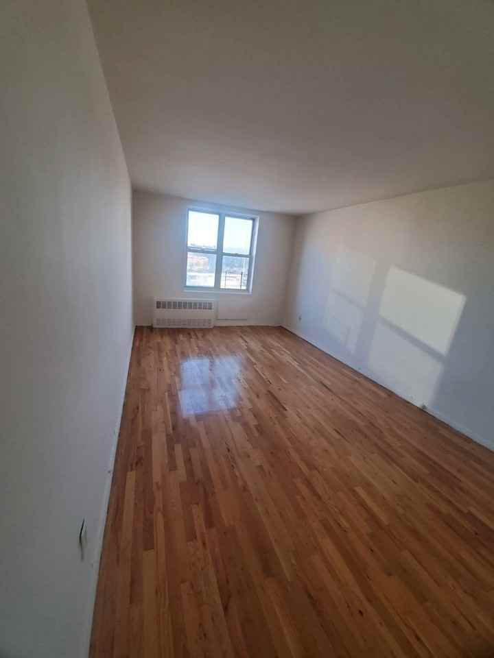 9411 60th Ave - Photo 7 of 9