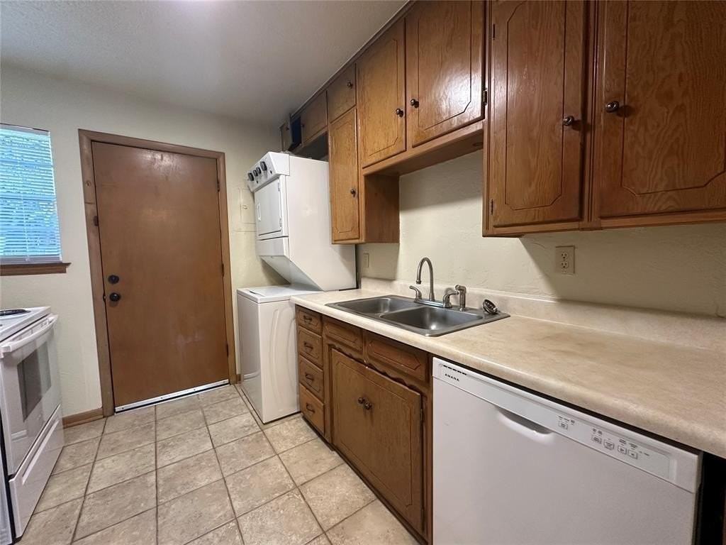 2023 Delaware Ln - Photo 5 of 14