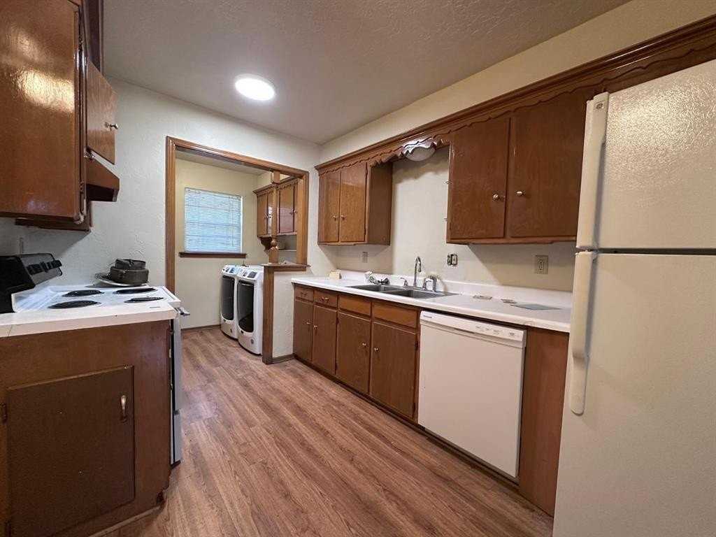 2037 Delaware Ln #2037 - Photo 4 of 9